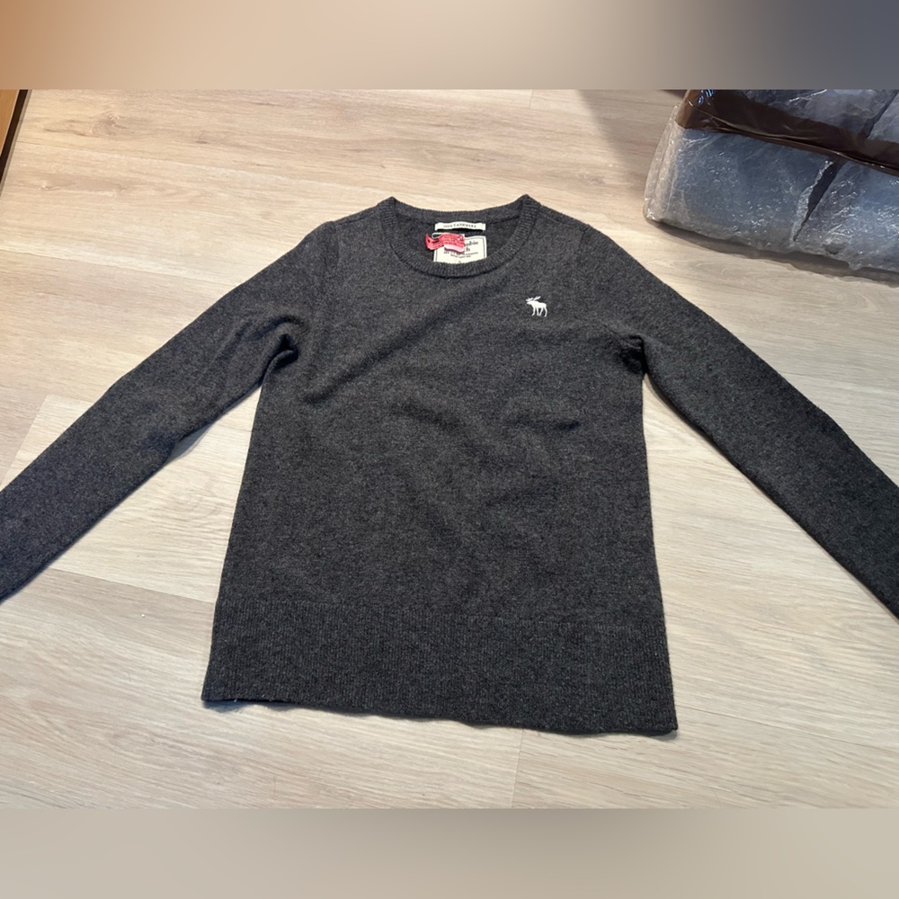 Abercrombie 100% Cashmere sweater size S